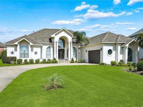 6230 EASTOVER Drive, New Orleans, LA 70128