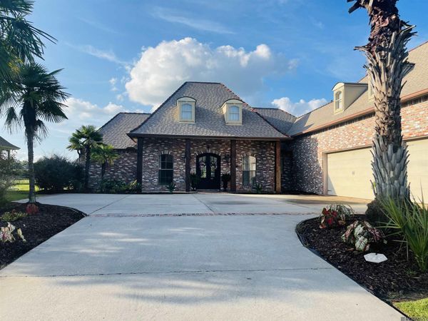 41216 Lakefront Ave, Gonzales, LA 70737