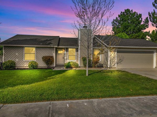 300 Meadowbrook Dr, Nampa, ID 83686