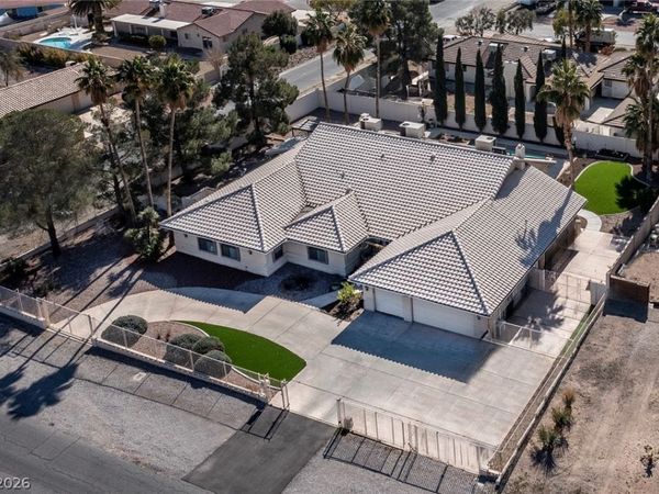 6425 Tara Avenue , Las Vegas, NV 89146