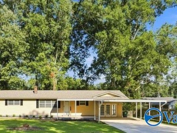 1105 Blountsville Street NE, Hanceville, AL 35077