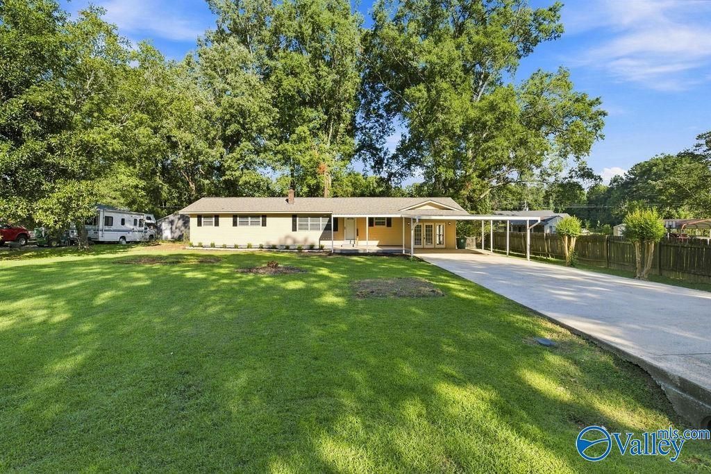 1105 Blountsville Street Ne, Hanceville, AL 35077 Main Photo
