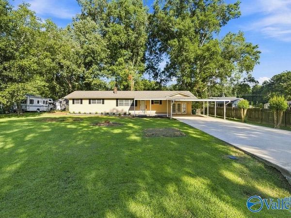 1105 Blountsville Street NE, Hanceville, AL 35077