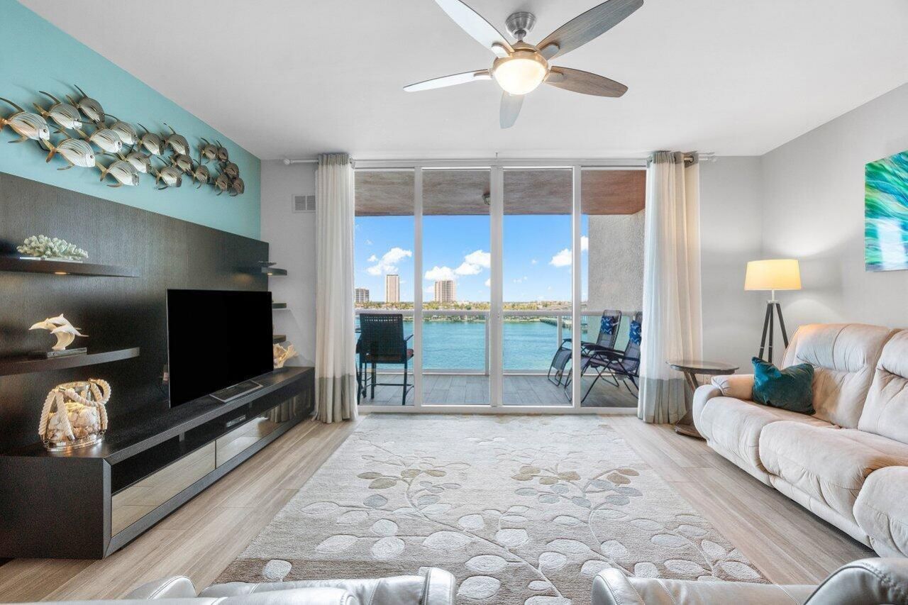 2640 Lake Shore Drive, Unit 711, Riviera Beach, FL 33404 Photo