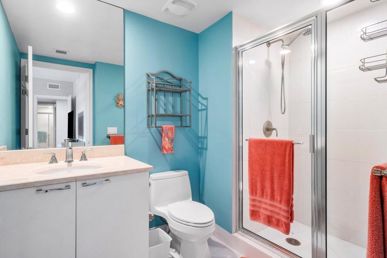 2640 Lake Shore Drive, Unit 711, Riviera Beach, FL 33404 Photo