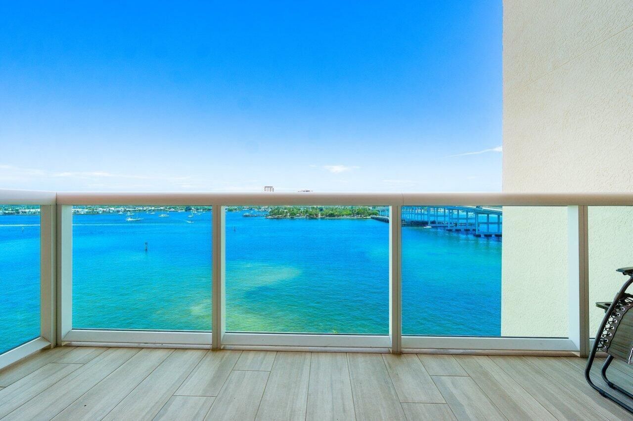 2640 Lake Shore Drive, Unit 711, Riviera Beach, FL 33404 Photo