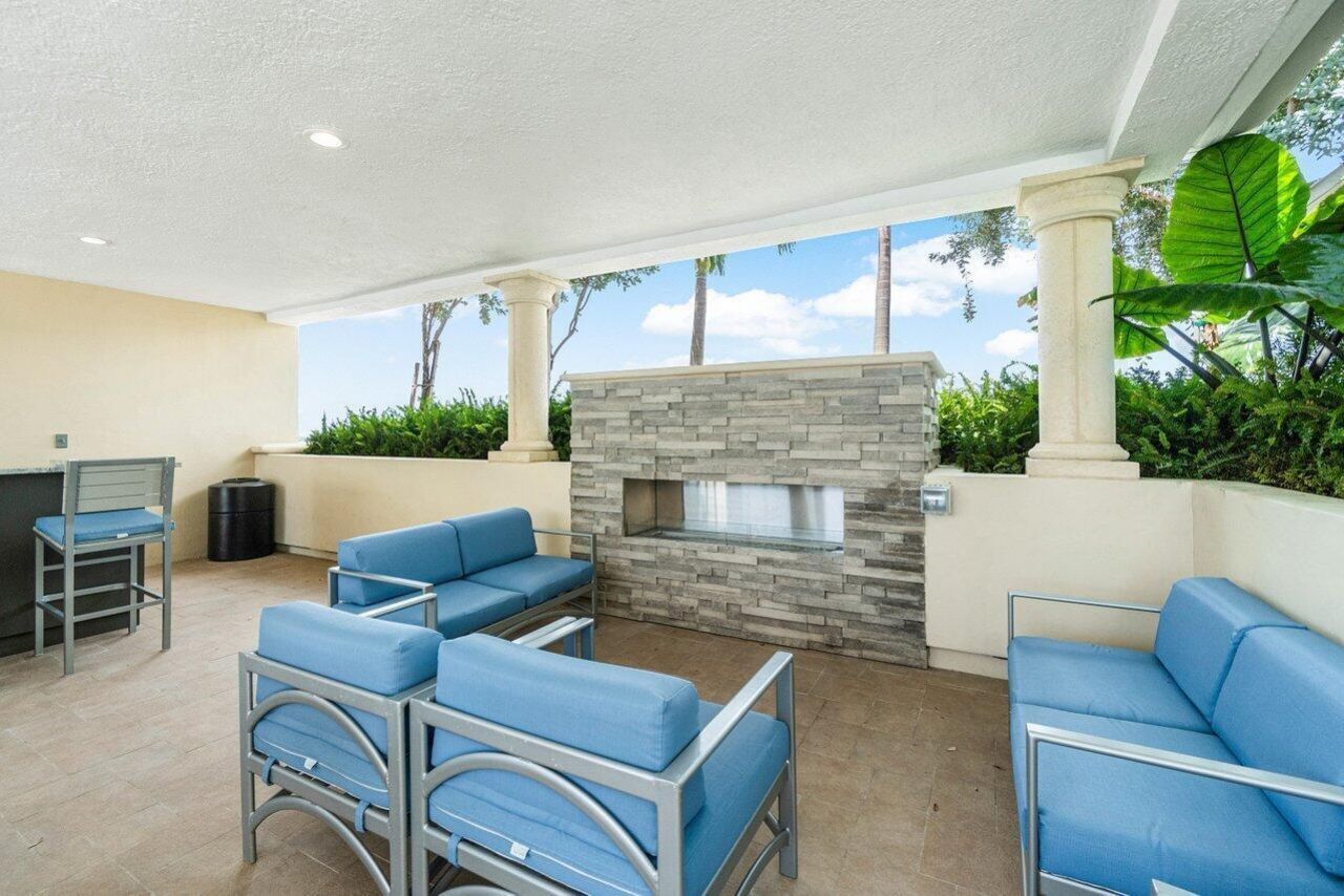 2640 Lake Shore Drive, Unit 711, Riviera Beach, FL 33404 Photo