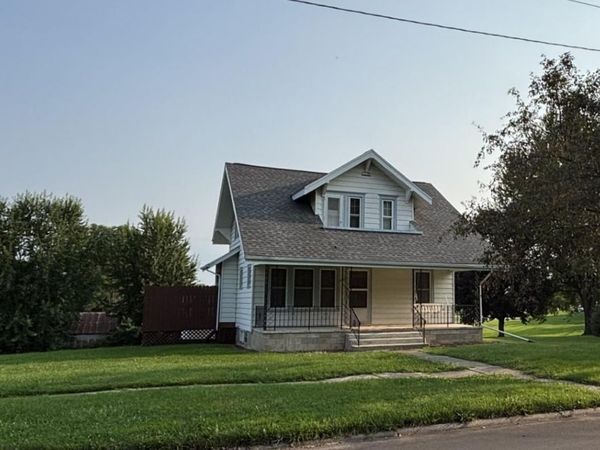 507 W Iowa Street, Monona, IA 52159