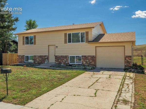1648 Kensington Drive, Colorado Springs, CO 80906