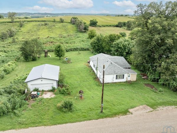 33376 197th Street, Castana, IA 51010