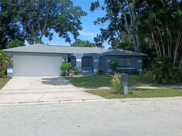 12033 KAY DRIVE , SEMINOLE, FL 33772