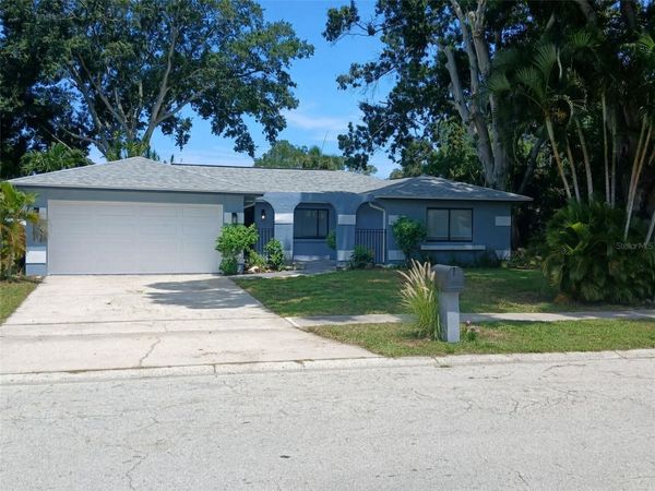 12033 KAY DRIVE, SEMINOLE, FL 33772