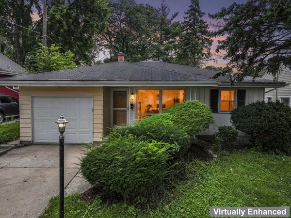 746 Schomer Avenue , Aurora, IL 60505