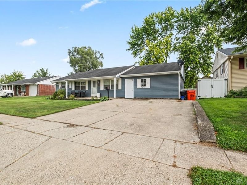 1123 Chalet Drive, New Carlisle, OH 45344 Photo 3