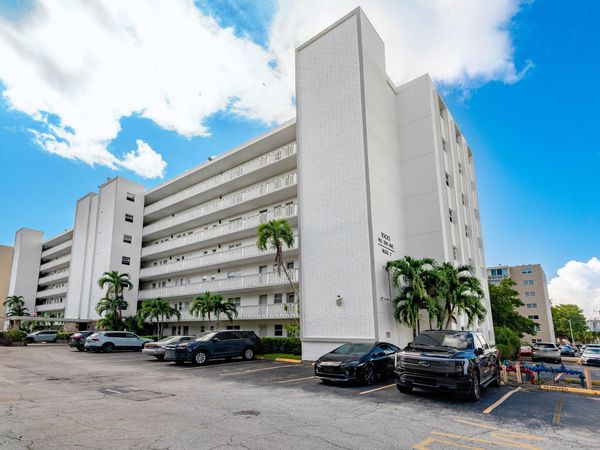 1000 NE 12TH Avenue, Unit 104, Hallandale Beach, FL 33009