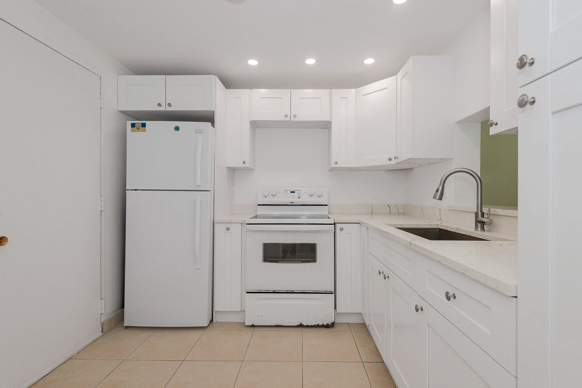 1000 NE 12th Avenue, Unit 104, Hallandale Beach, FL 33009 Photo
