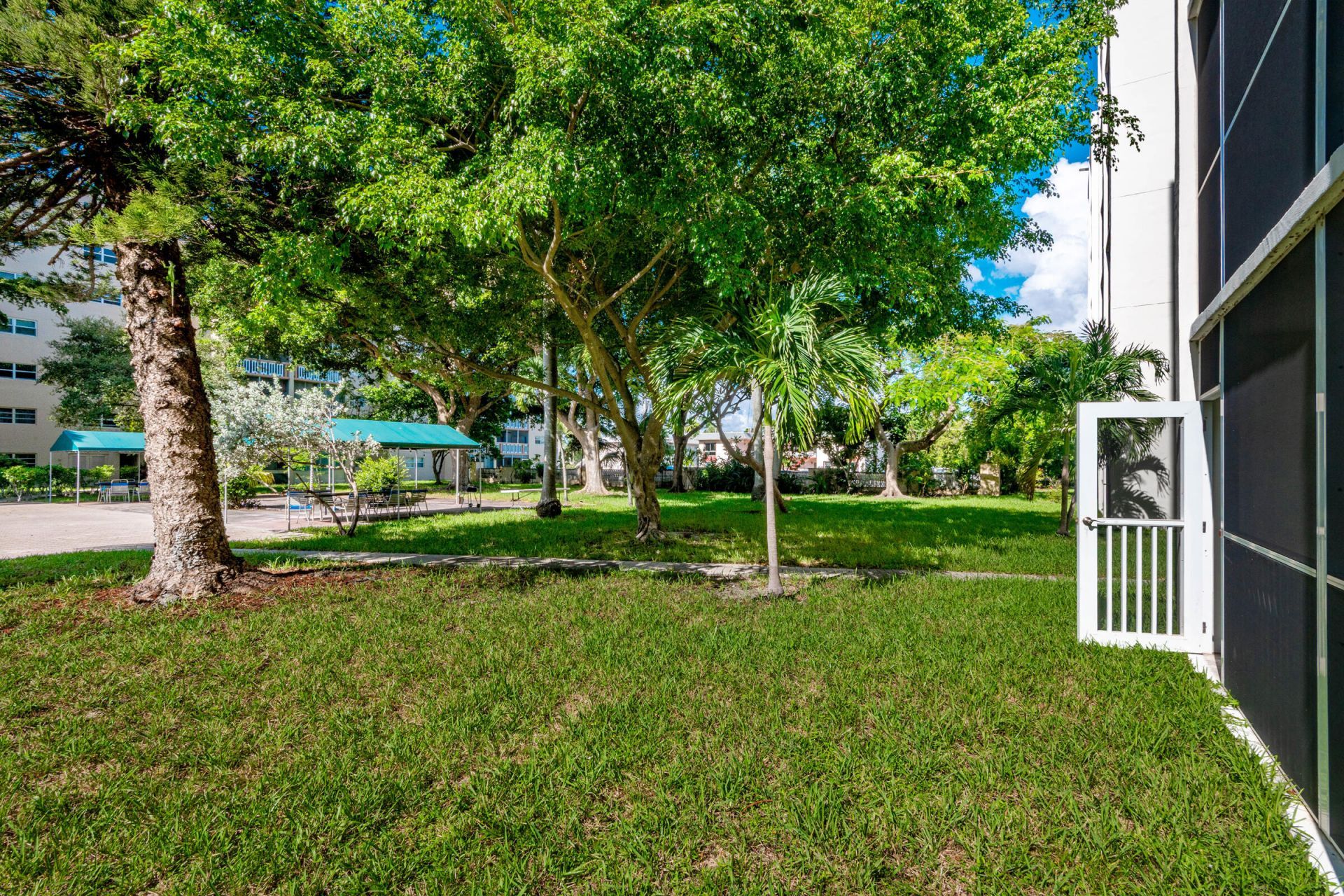 1000 NE 12th Avenue, Unit 104, Hallandale Beach, FL 33009 Photo