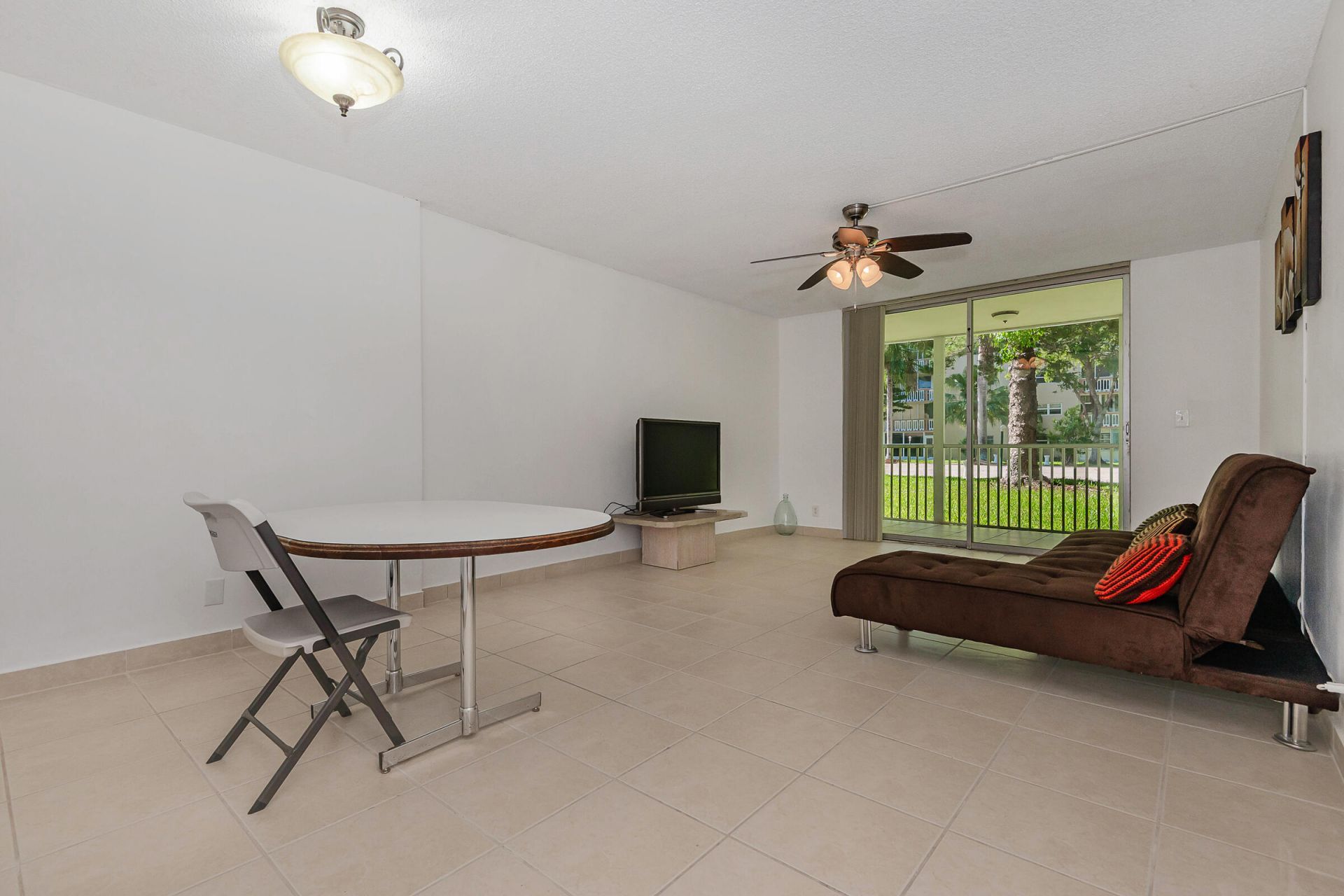 1000 NE 12th Avenue, Unit 104, Hallandale Beach, FL 33009 Photo