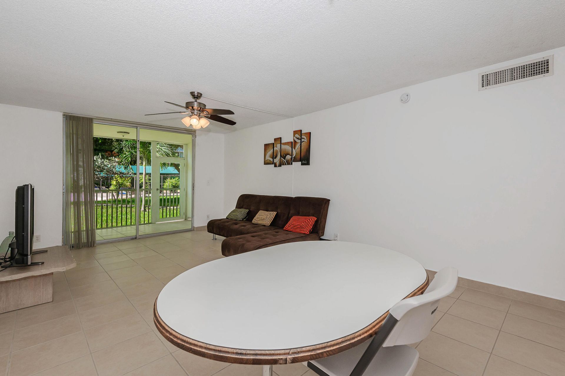 1000 NE 12th Avenue, Unit 104, Hallandale Beach, FL 33009 Photo