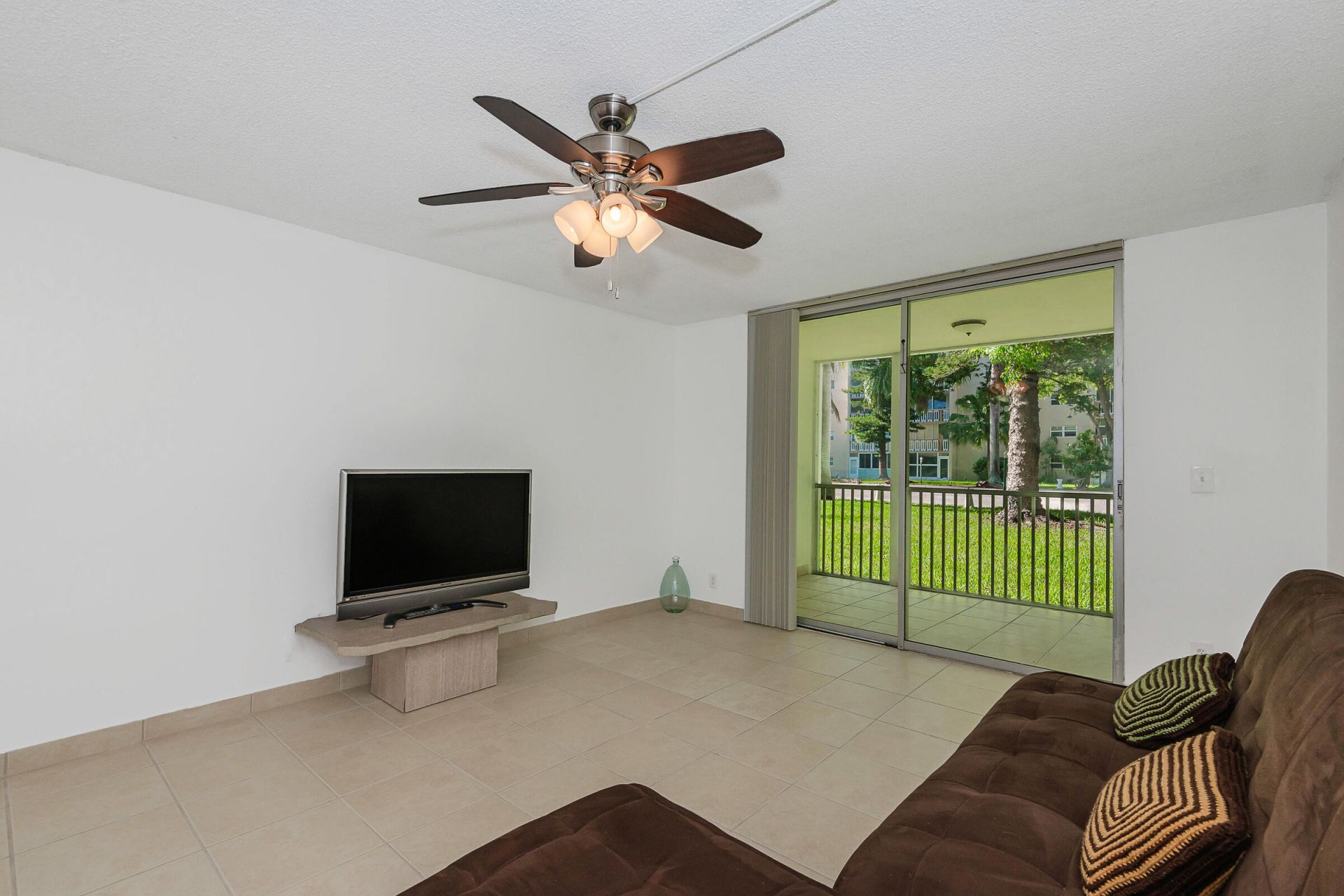 1000 NE 12th Avenue, Unit 104, Hallandale Beach, FL 33009 Photo