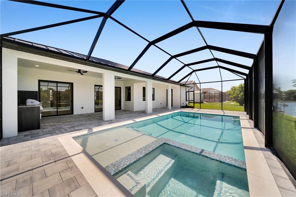 2127 NE 1st Ter, Cape Coral, FL 33909 Photo