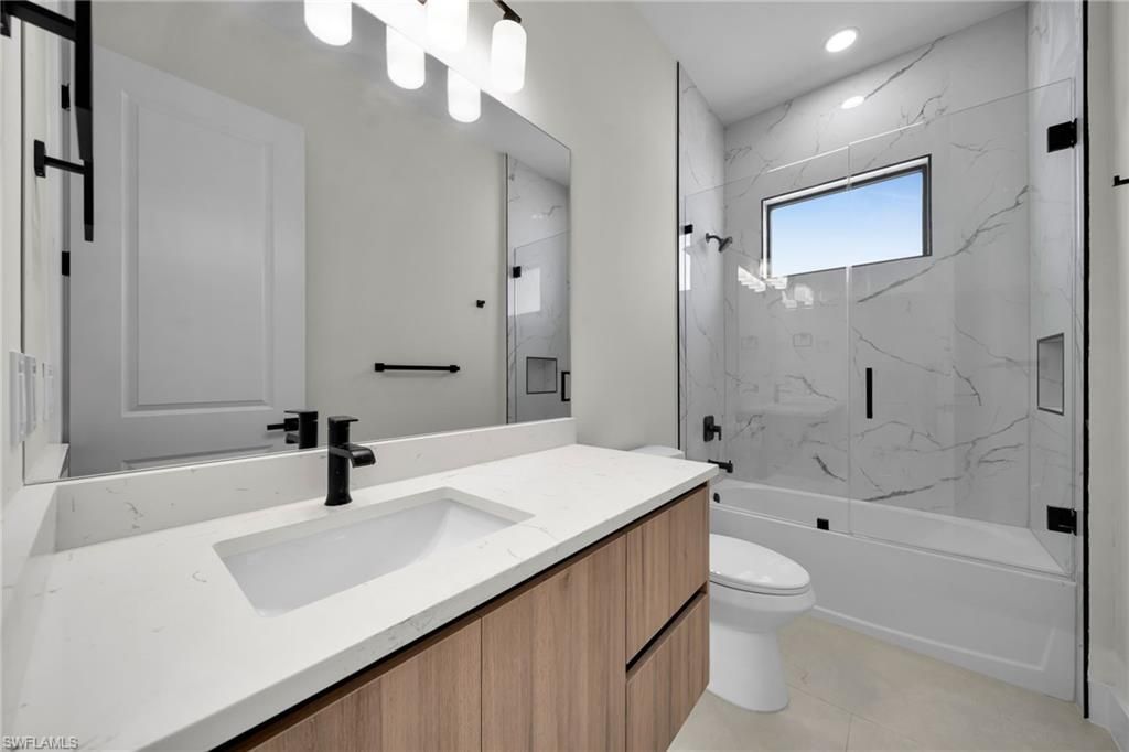 2127 NE 1st Ter, Cape Coral, FL 33909 Photo
