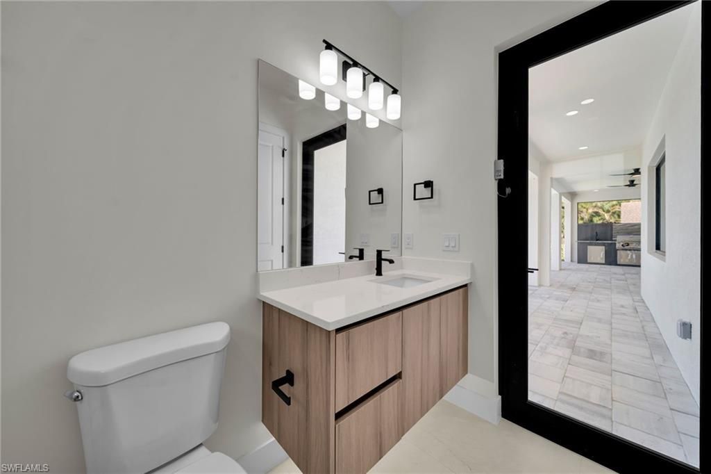2127 NE 1st Ter, Cape Coral, FL 33909 Photo