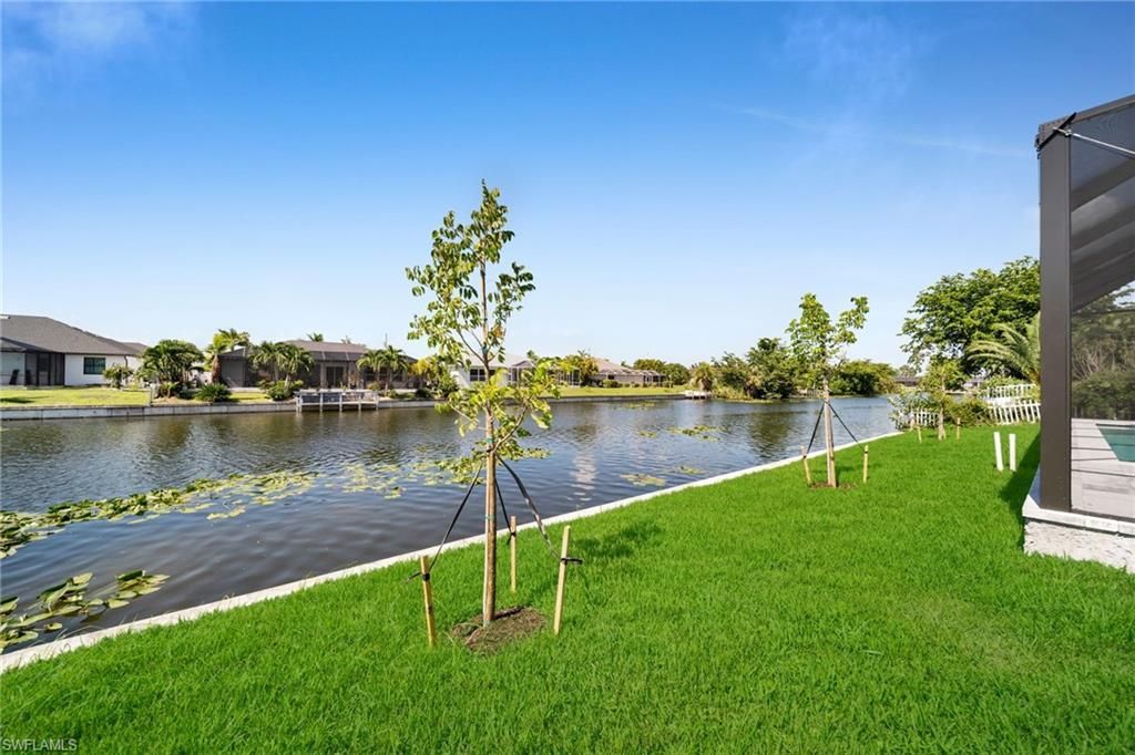 2127 NE 1st Ter, Cape Coral, FL 33909 Photo