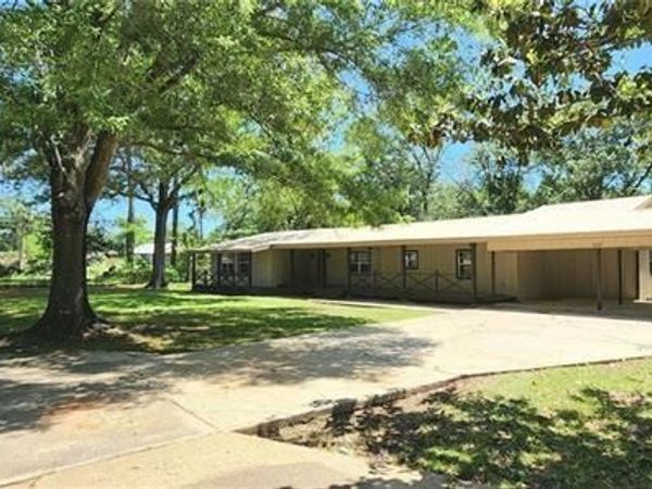 133 PALMER CHAPEL Road , Pineville, LA 71360