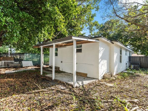1829 NW 62nd Ter , Miami, FL 33147