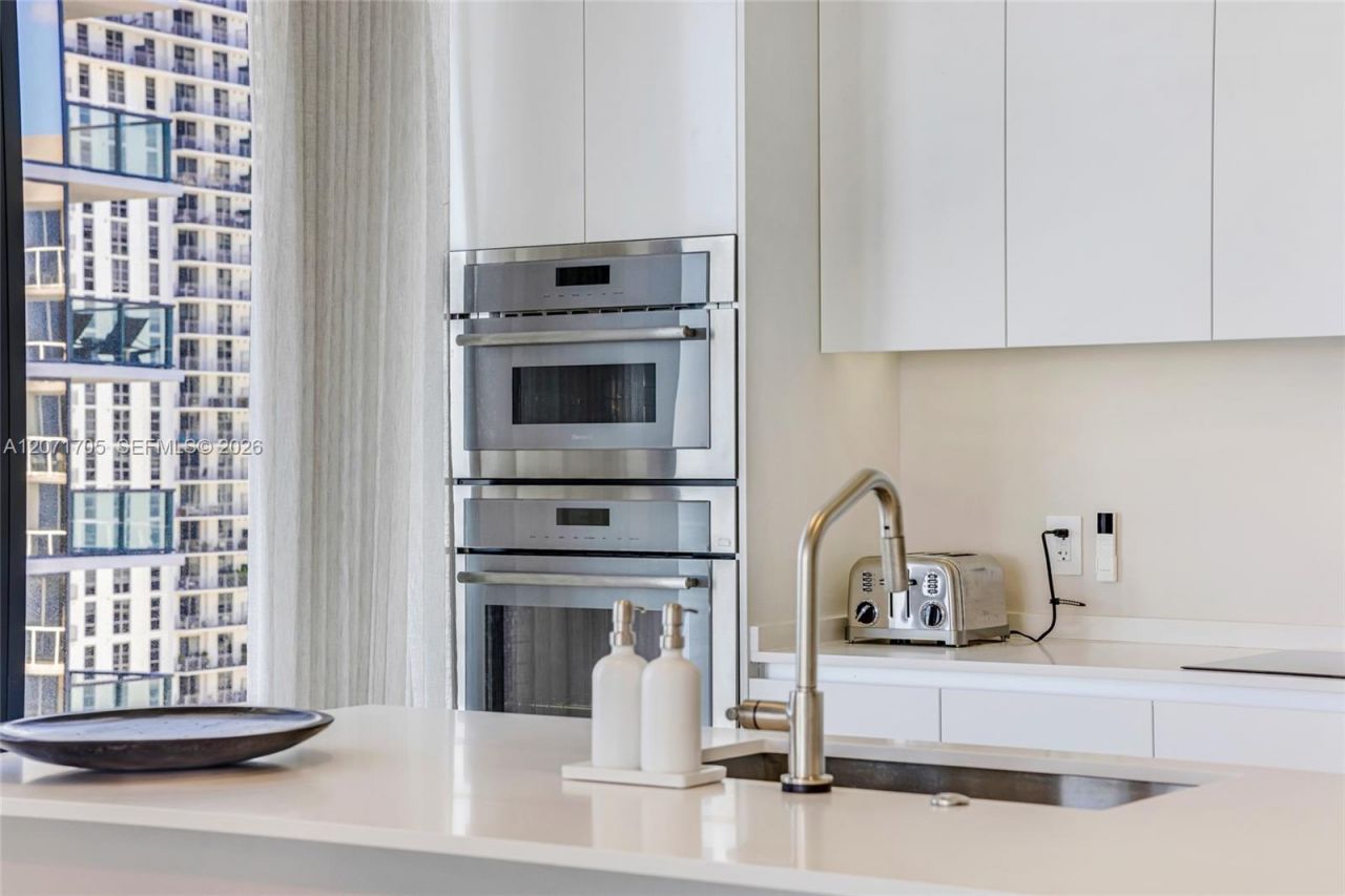 700 NE 24th St, Unit 1107, Miami, FL 33137 Photo