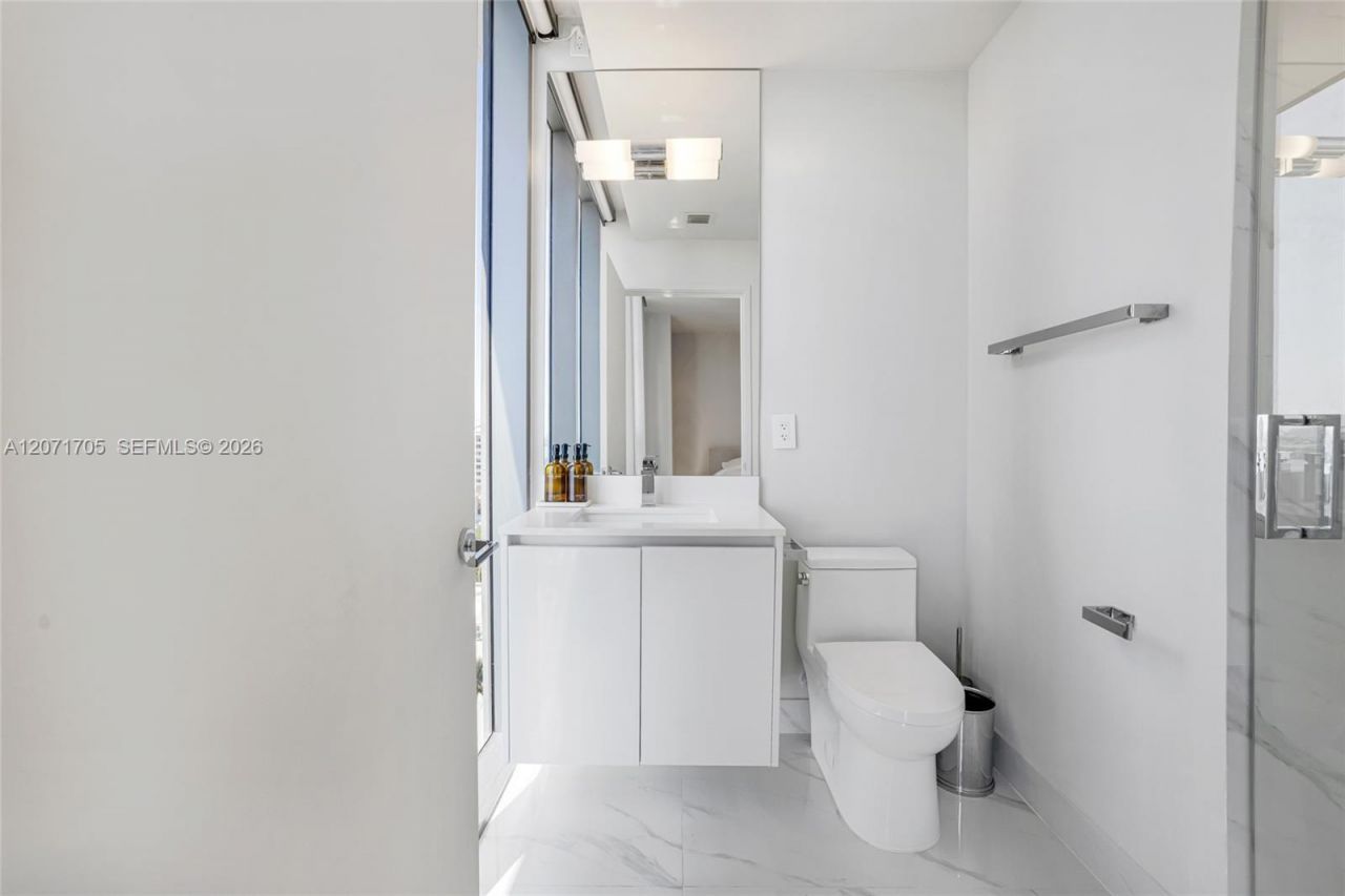 700 NE 24th St, Unit 1107, Miami, FL 33137 Photo