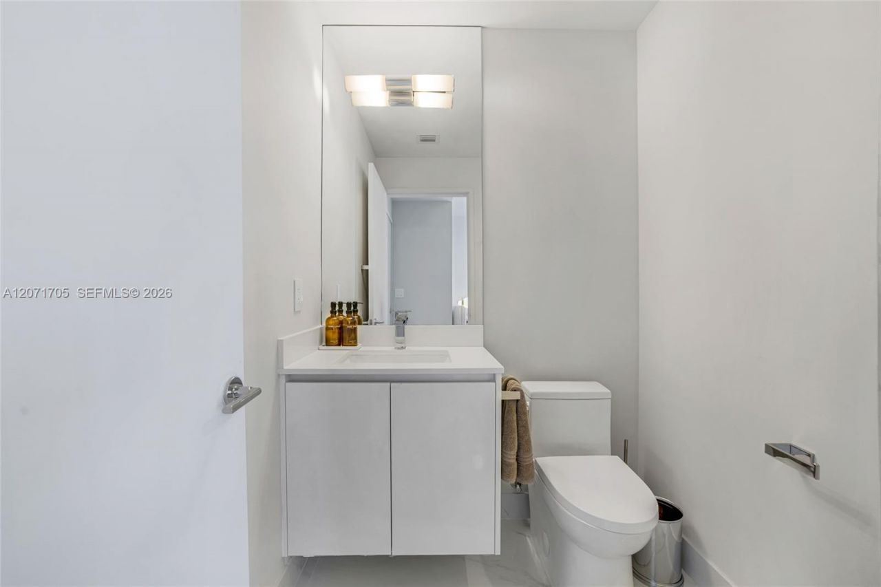 700 NE 24th St, Unit 1107, Miami, FL 33137 Photo
