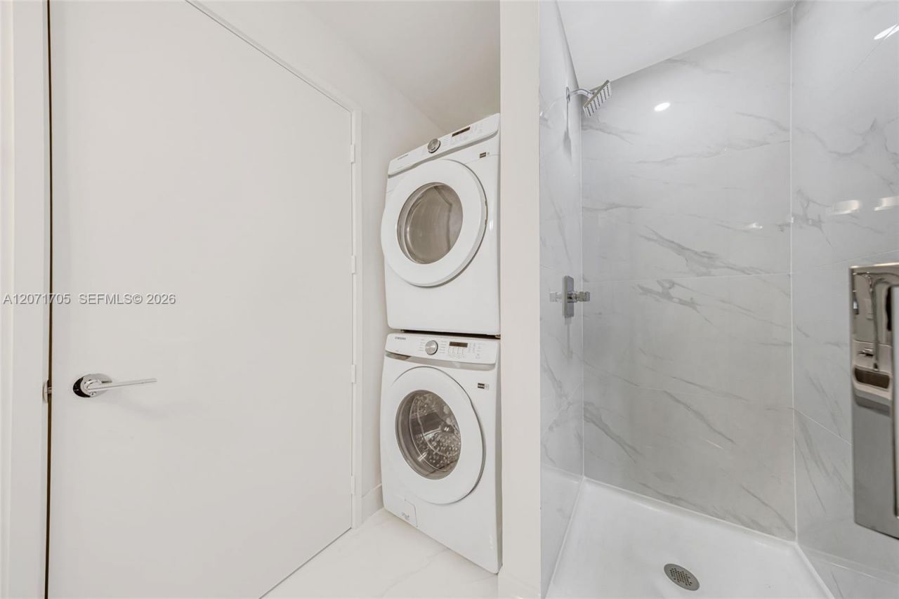 700 NE 24th St, Unit 1107, Miami, FL 33137 Photo