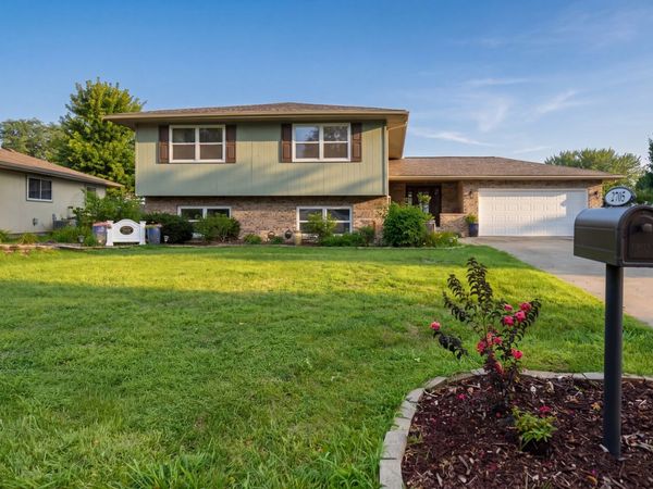 2705 Debo Drive, Peru, IL 61354