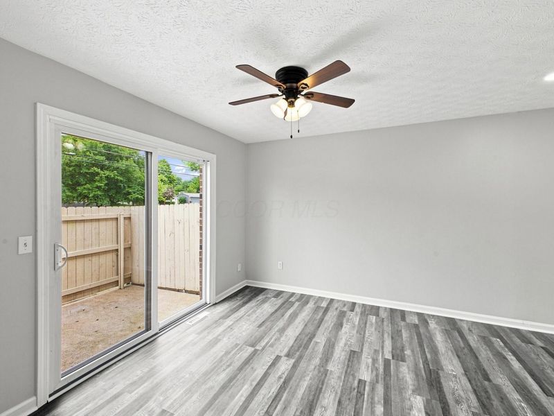 5796 Hallridge Circle , Columbus, OH 43232 Photo 11
