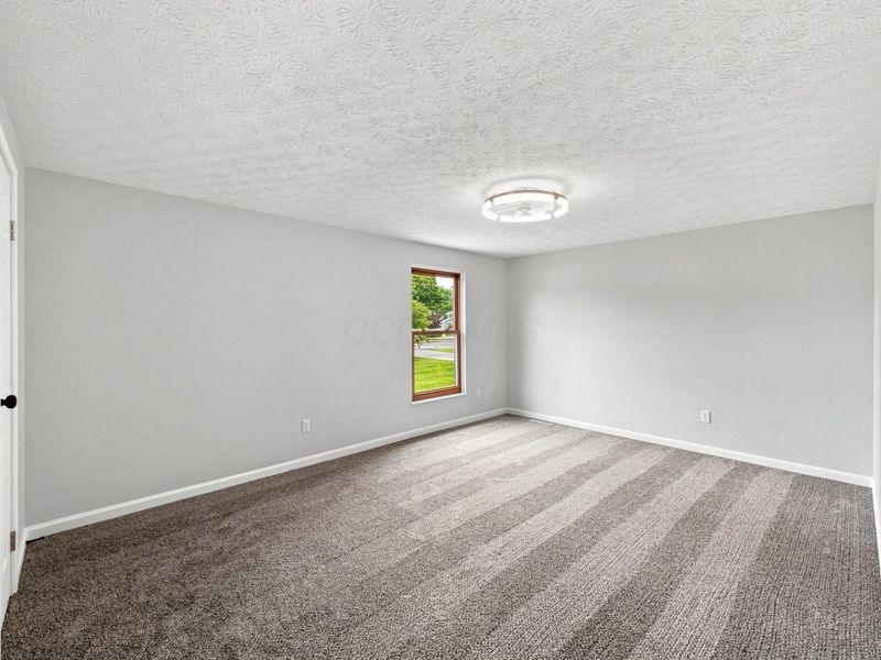 5796 Hallridge Circle , Columbus, OH 43232 Photo 14