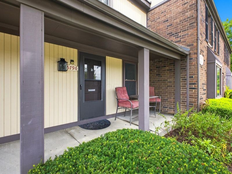 5796 Hallridge Circle , Columbus, OH 43232 Photo 3