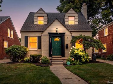476 Touraine Road, Grosse Pointe Farms, Mi 48236