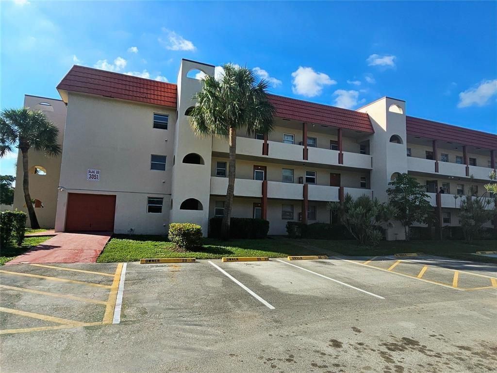 3051 Sunrise Lakes Drive E, Unit 203, Sunrise, FL 33322 Photo