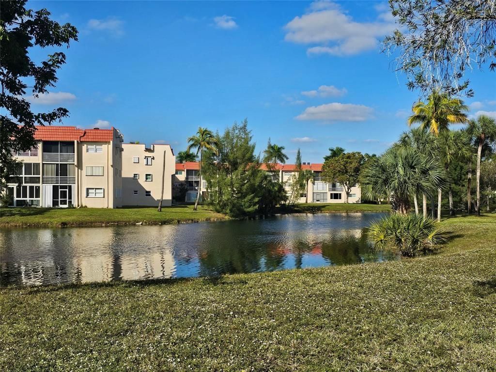 3051 Sunrise Lakes Drive E, Unit 203, Sunrise, FL 33322 Photo