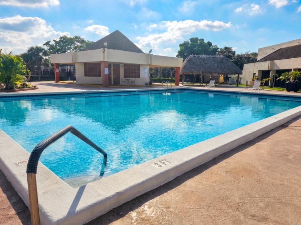 3051 Sunrise Lakes Drive E, Unit 203, Sunrise, FL 33322 Photo
