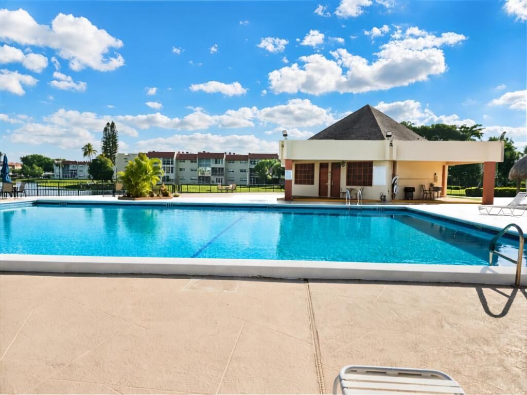 3051 Sunrise Lakes Drive E, Unit 203, Sunrise, FL 33322 Photo