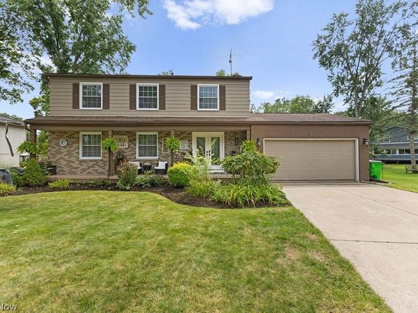 578 Martinique Circle , Stow, OH 44224