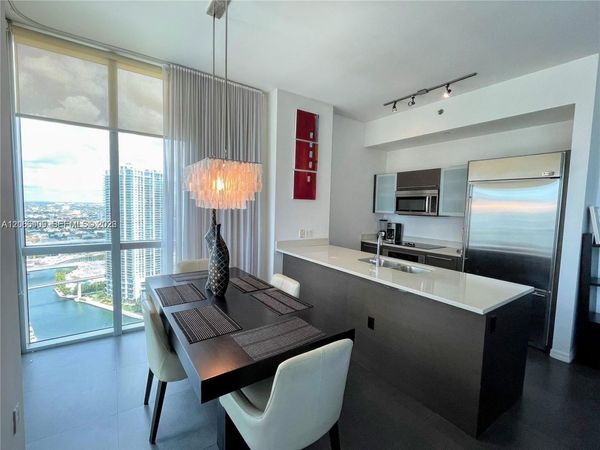 55 SE 6th St , Unit 4102, Miami, FL 33131
