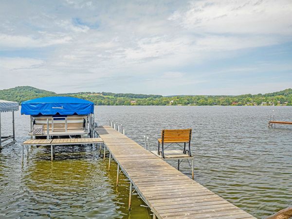 W10894 Fox Glen Road, Poynette, WI 53955