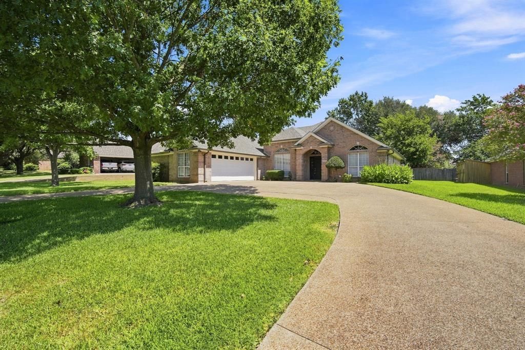 104 Chaparral Drive, Hillsboro, TX 76645 Main Photo