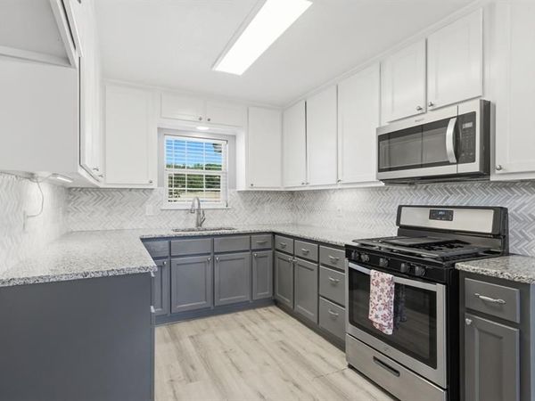 313 W 7th Street, Weatherford, TX 76086
