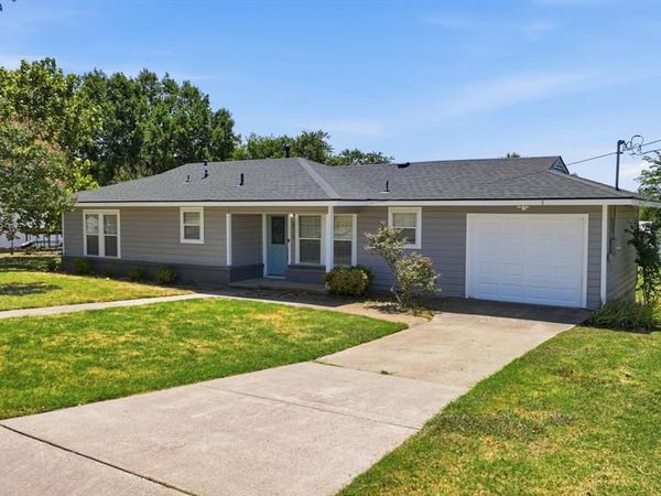 313 W 7th Street, Weatherford, TX 76086
