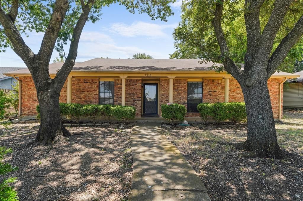 7212 Field View Lane, Dallas, TX 75249 Main Photo